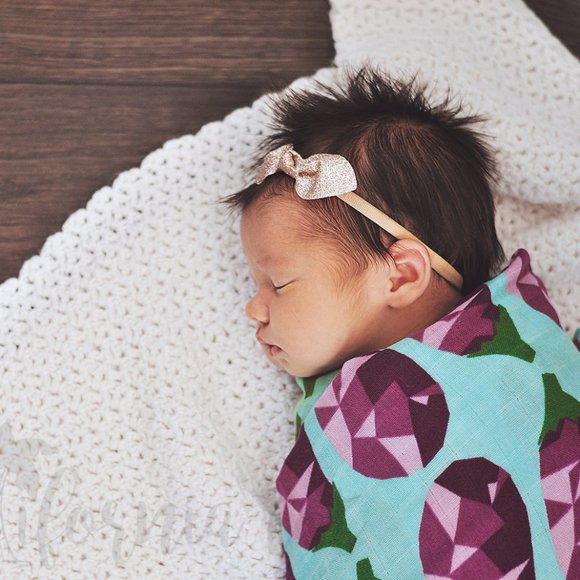 Super Soft & Stretchy Nylon Headband Set for Girls (Golden Neutral Set of 4) - Picture 4 of 6